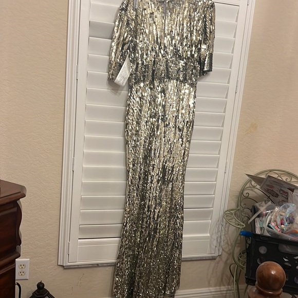 SEQUINED SHORT SLEEVE EVENING GOWN brand new with Macy’s tag size 14 brand new - Picture 12 of 13